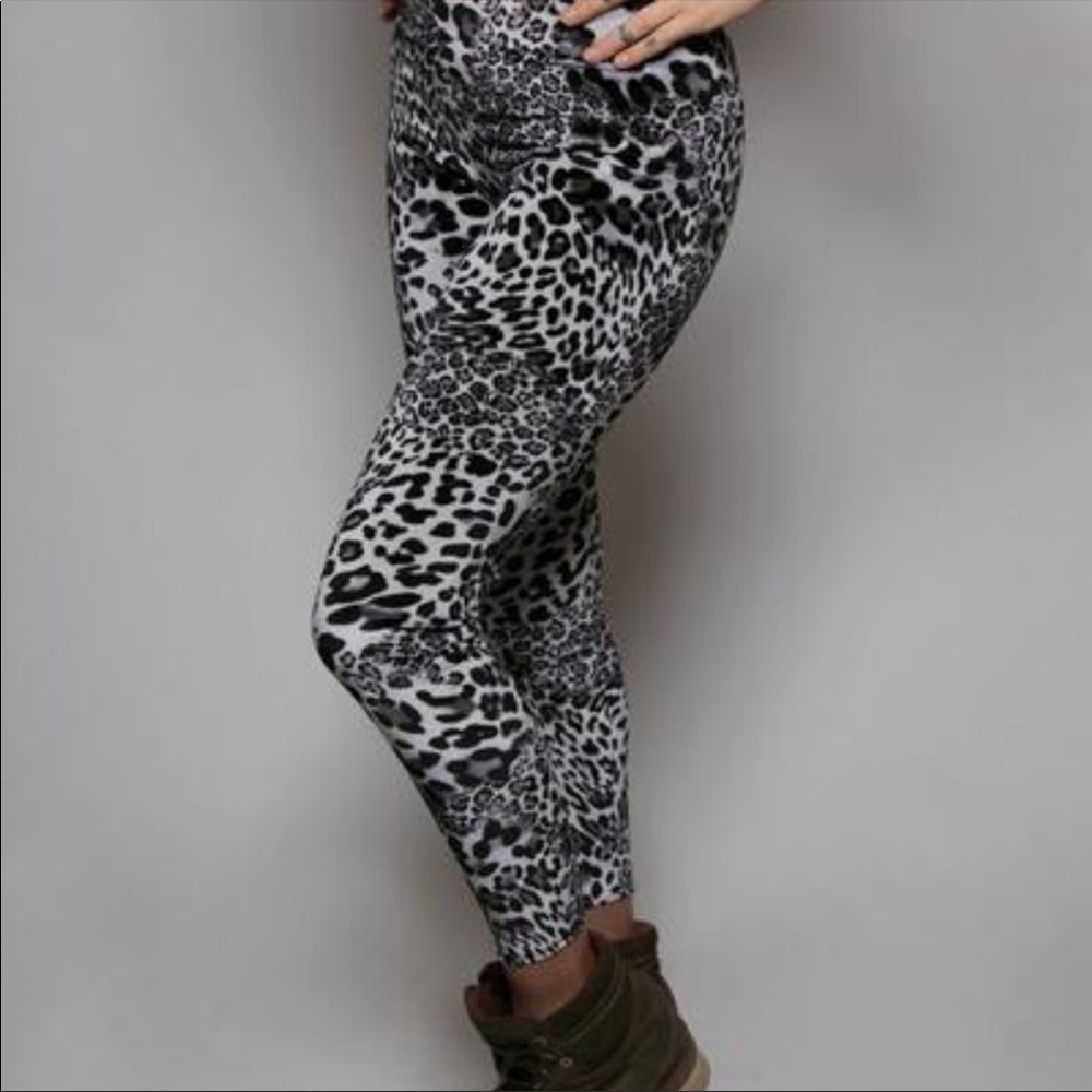 Snow Leopard Velvet SpiritHood Leggings